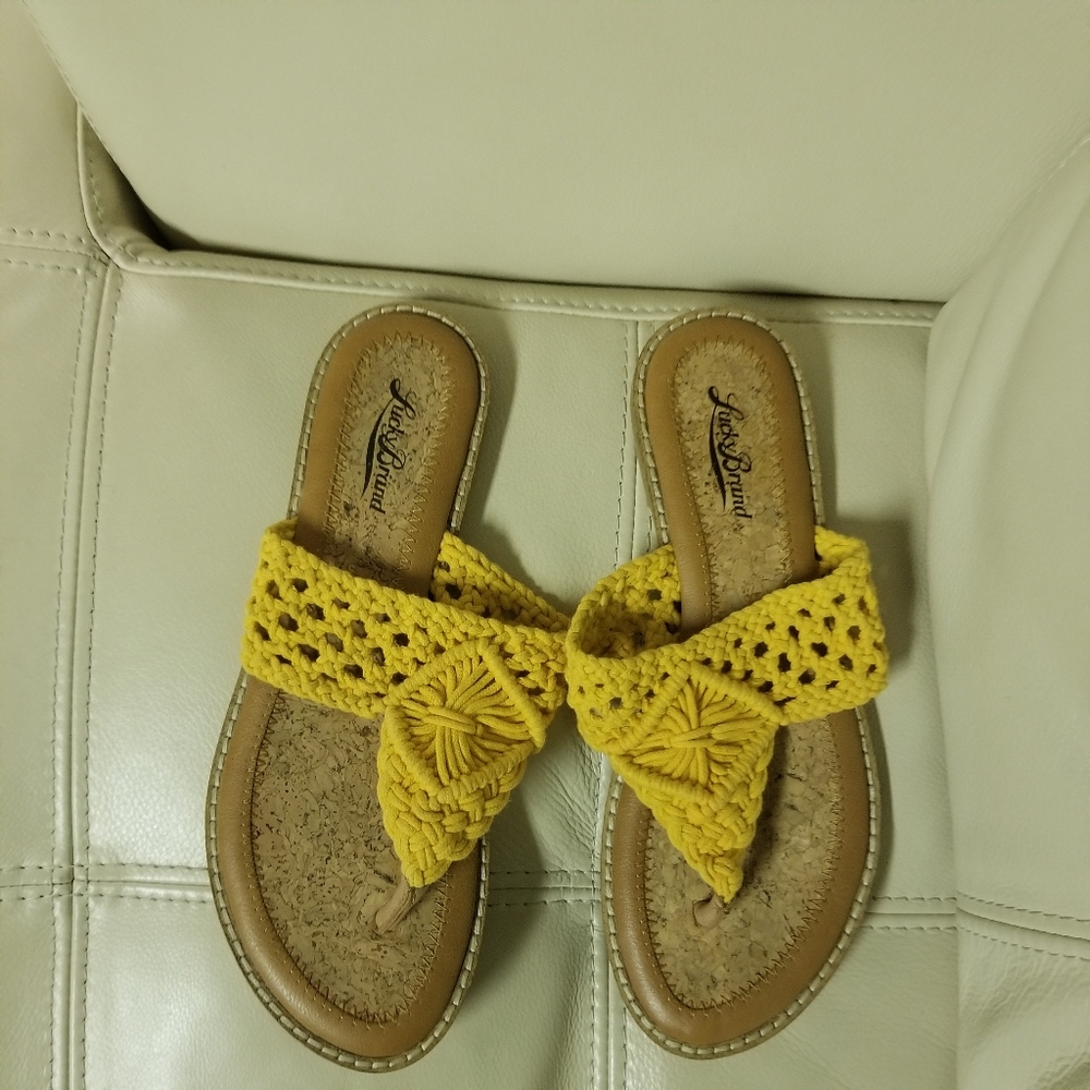 Lucky Brand Yellow Crochet Thong Flip Flops Sz. 8